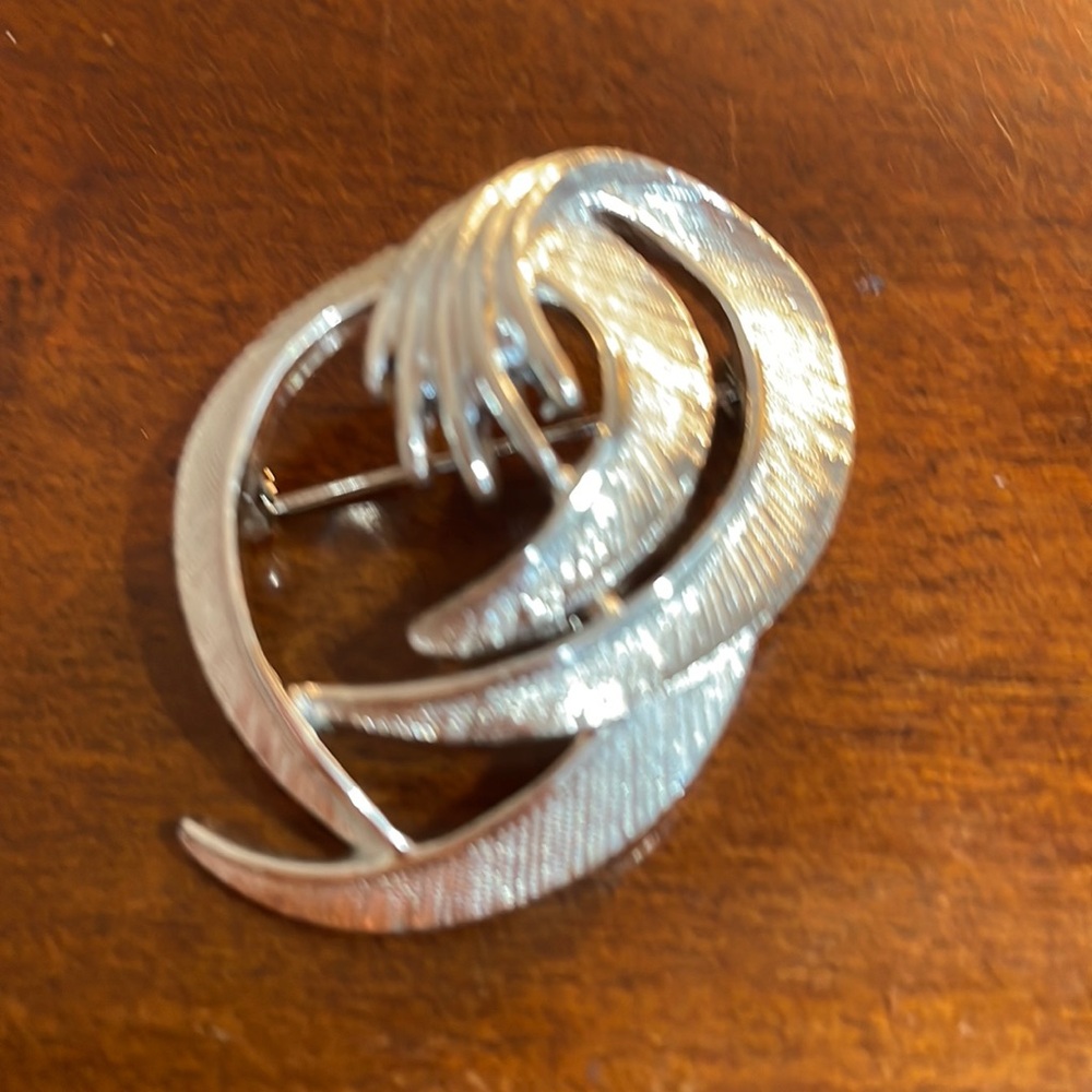 1970 Sarah Coventry signs and symbols pin